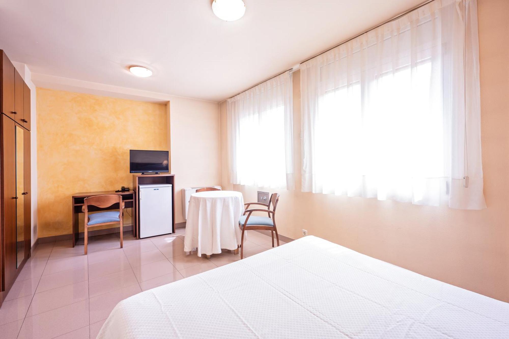 Hotel La Perla D'Olot Kültér fotó