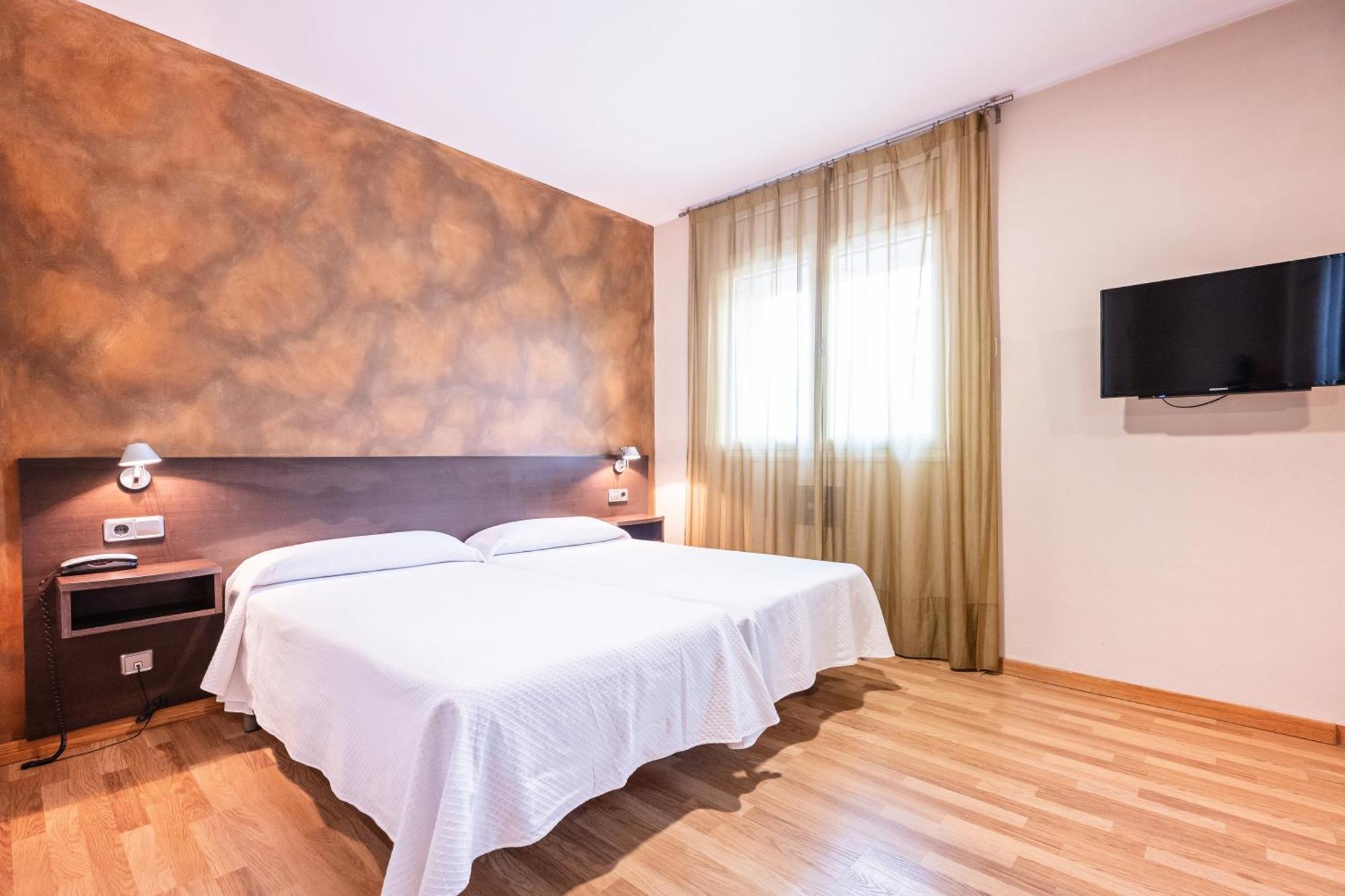 Hotel La Perla D'Olot Kültér fotó