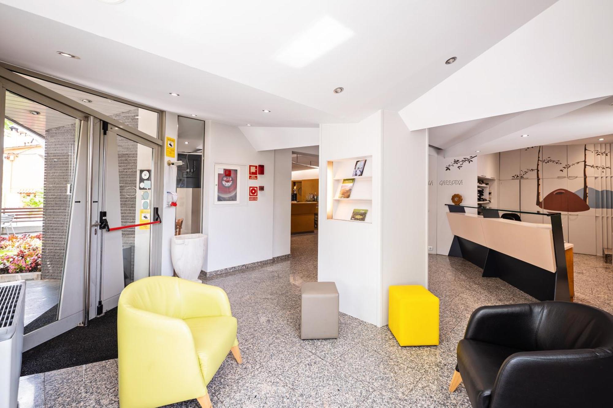 Hotel La Perla D'Olot Kültér fotó