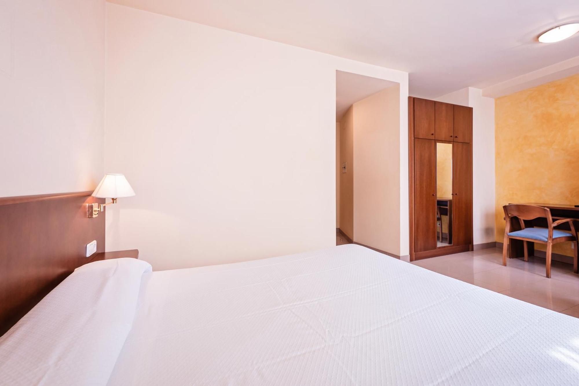 Hotel La Perla D'Olot Kültér fotó