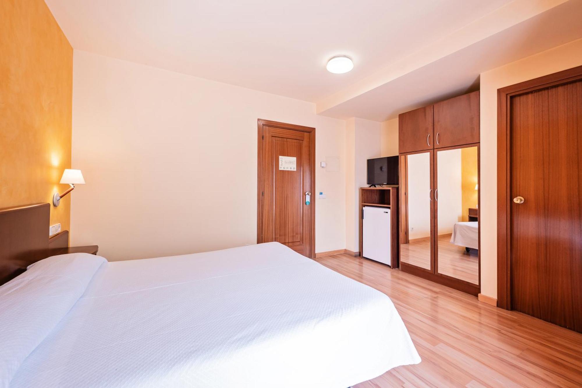 Hotel La Perla D'Olot Kültér fotó